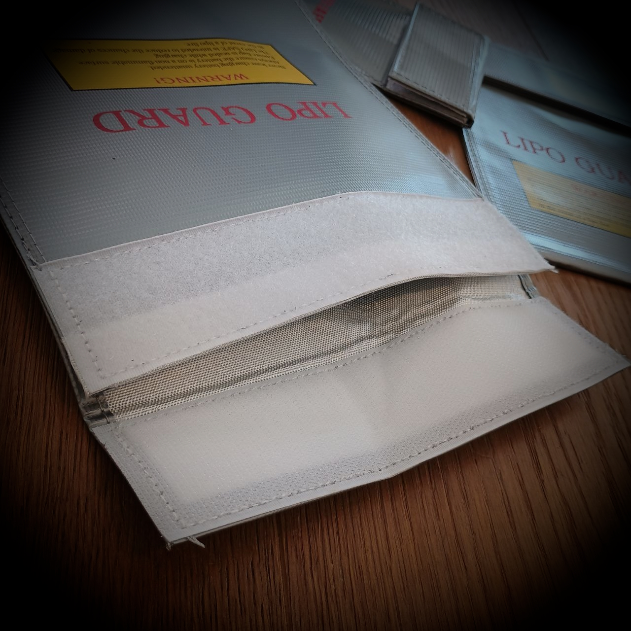 LIPO-SAFE-BAG "LIPO GUARD", groß, 30x23 cm LIPO-SAFE-BAG "LIPO GUARD", groß, 30x23 cm