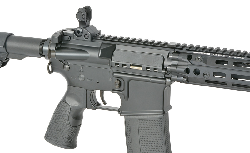 Daniel Defense M4A1 RIII 14.5" max. 0,5J AEG mit Eshooter ETU, Schwarz